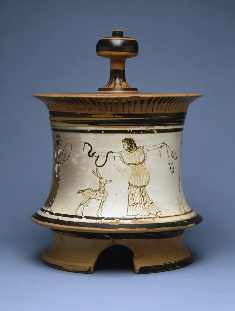 Sotheby Painter - White-Ground Pyxis With Maenads - Walters 482019 - 