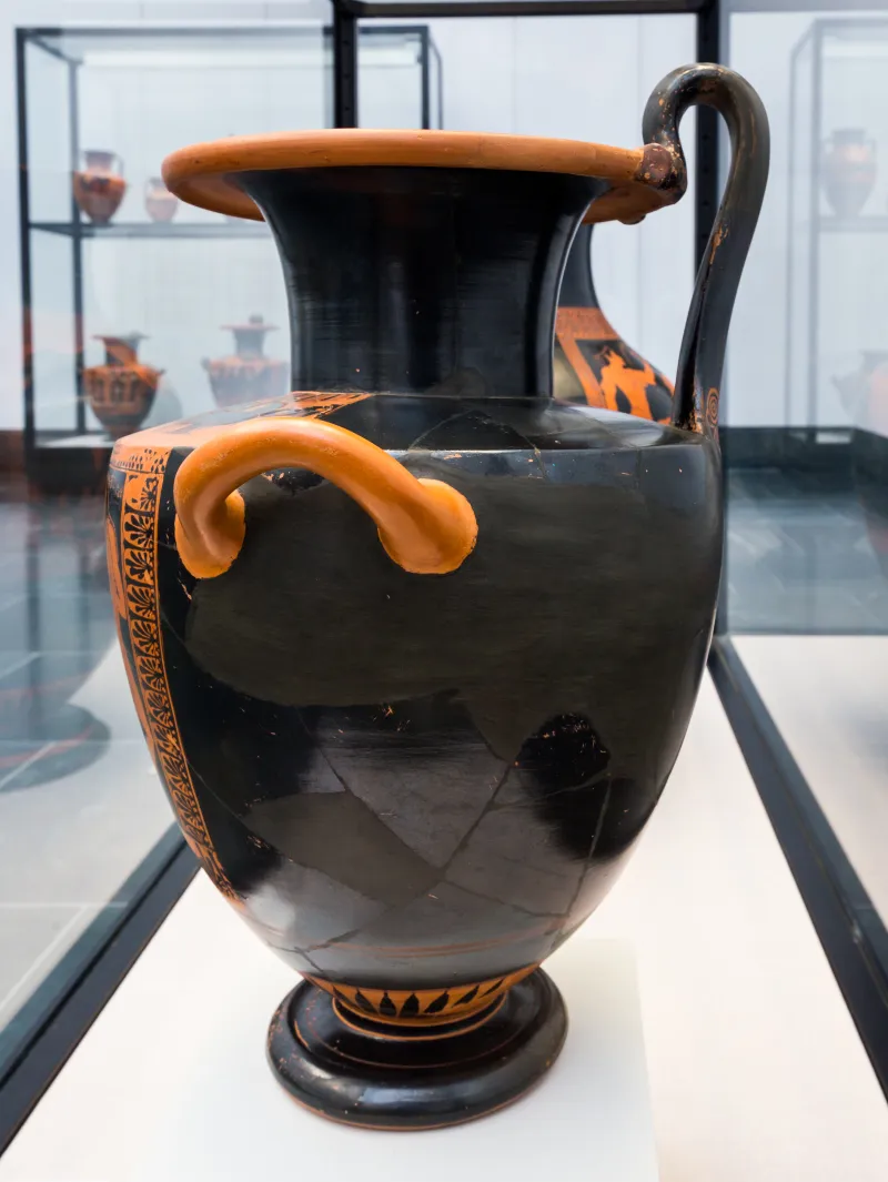 Very Early Bilingual Hydria Arv 12 7 Two War Chariots - Dionysos With Ariadne And Two Satyrs 