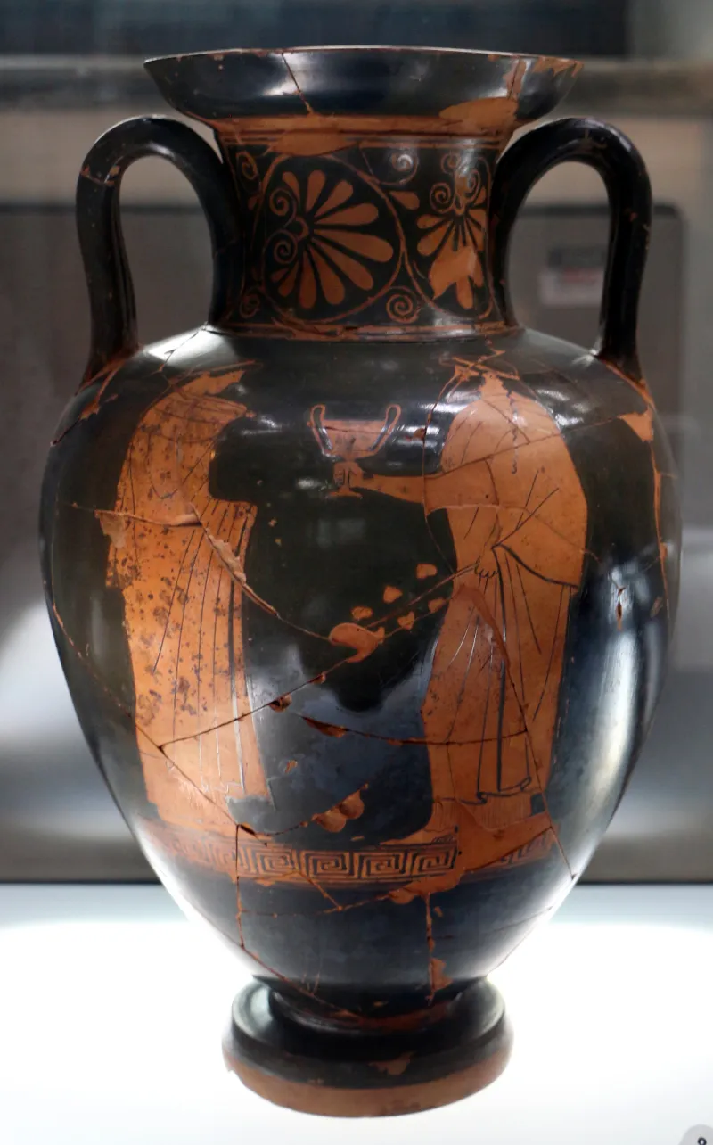 Pittore Di Syriskos, Anfora Con Dioniso Che Offre Un Kantharos A Una Menade, 470 Ac Ca, Da Orvieto, Crocifisso Del Tufo 