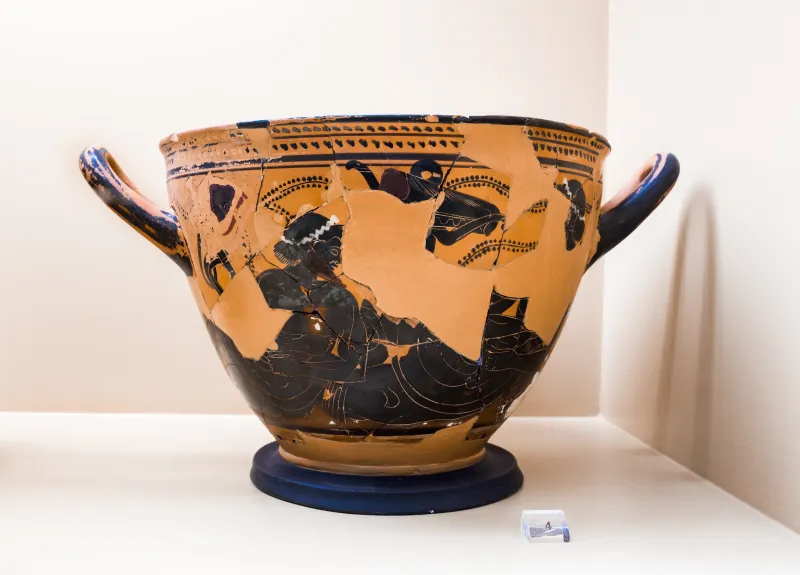 Theseus Painter - Abv 518 4 - Herakles And Hermes Reclining - Athens Agora Museum P 1545 - 