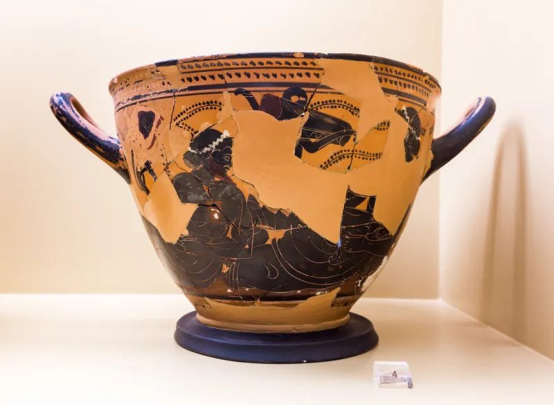 Theseus Painter - Abv 518 4 - Herakles And Hermes Reclining - Athens Agora Museum P 