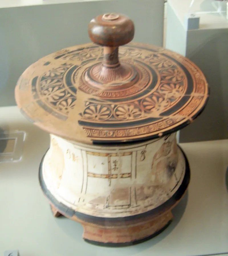 Bilingual Pyxis By The Veii Painter Antikensammlung Berlin F 